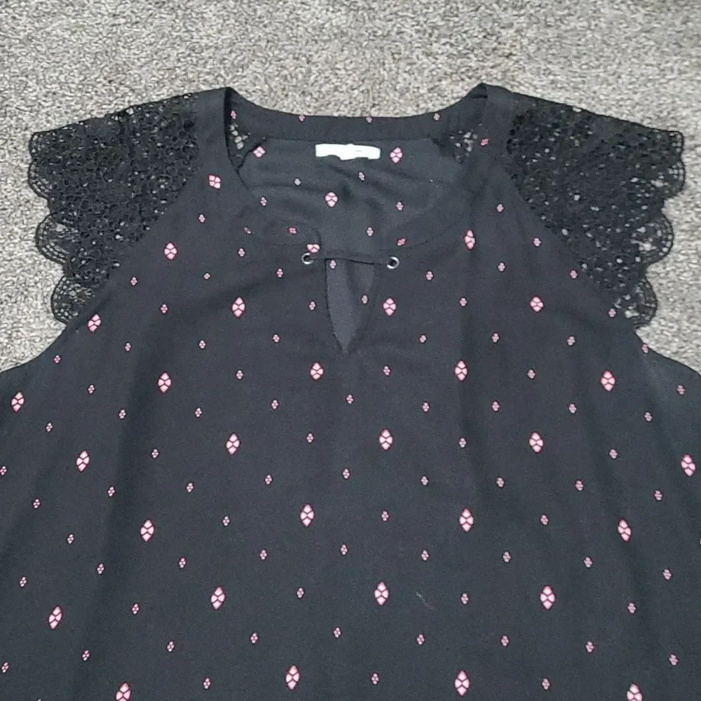 Lace Blouse - Picture 2 of 8